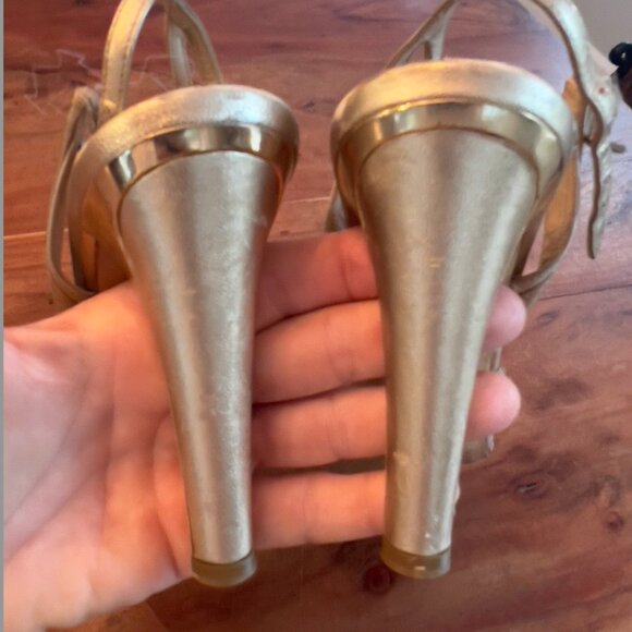 Jimmy Choo Gold Leather Heels EU Size 39 - Picture 6 of 8